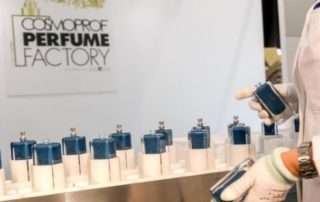 Accademia del Profumo<br/> crea la fragranza 50 per<br/>Cosmoprof WorldWide Bologna 2017 - Accademia del Profumo Accademia del Profumo<br/> crea la fragranza 50 per<br/>Cosmoprof WorldWide Bologna 2017 - Accademia del Profumo