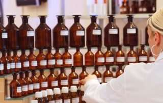 Nella creazione di un profumo, chi è il proprietario della formula? - Accademia del Profumo accademia del profumo curiosità la creazione di un profumo